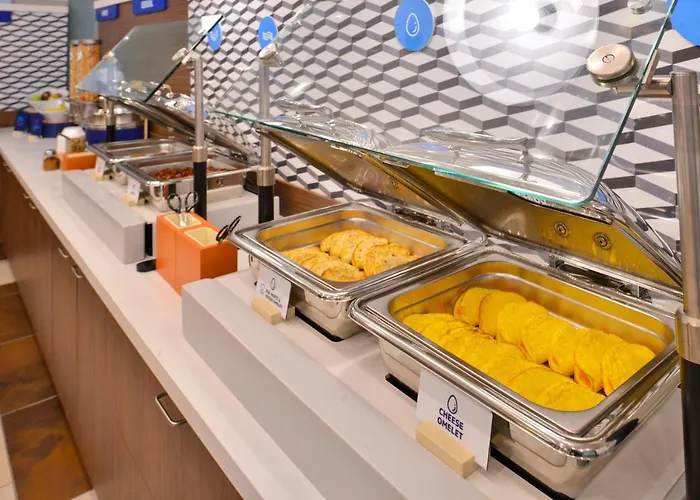 Holiday Inn Express & Suites Chicago - Hoffman Estates By Ihg