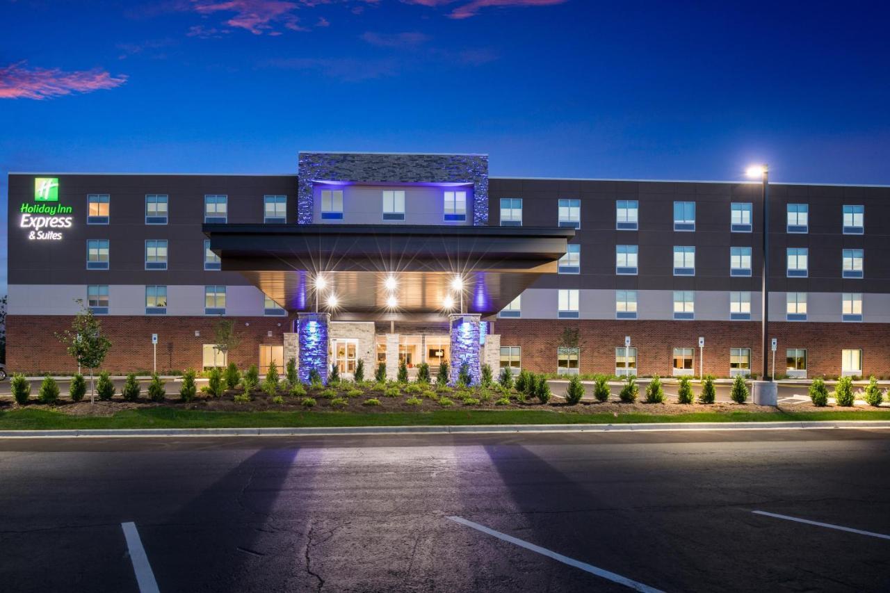Express & Chicago - By Ihg 3*