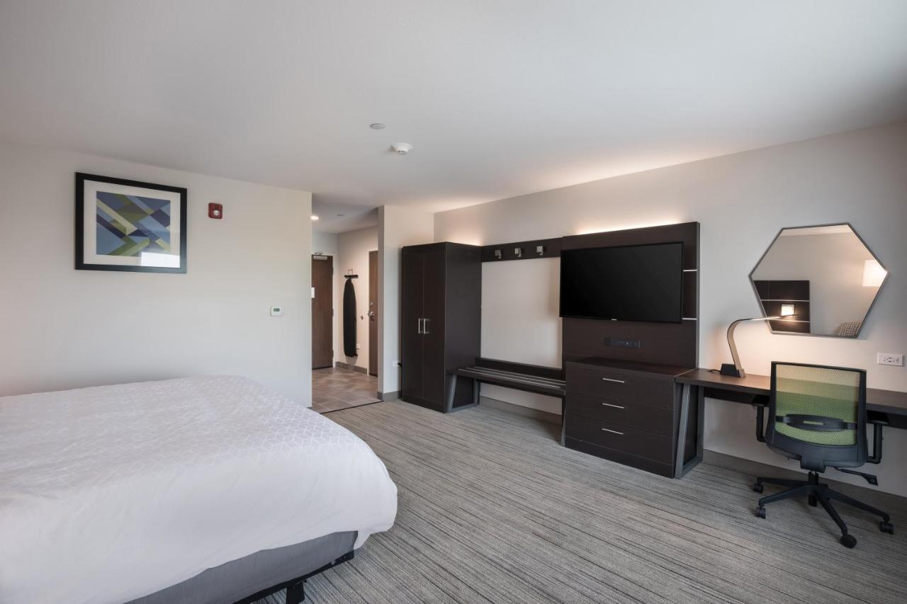 Express & Chicago - By Ihg 3* Hoffman Estates