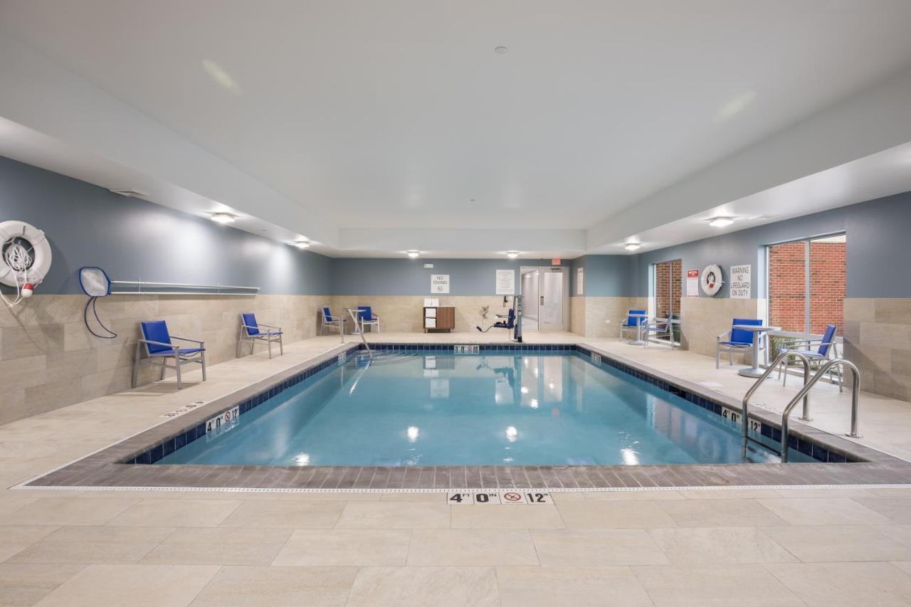 Express & Chicago - By Ihg Hotel Hoffman Estates