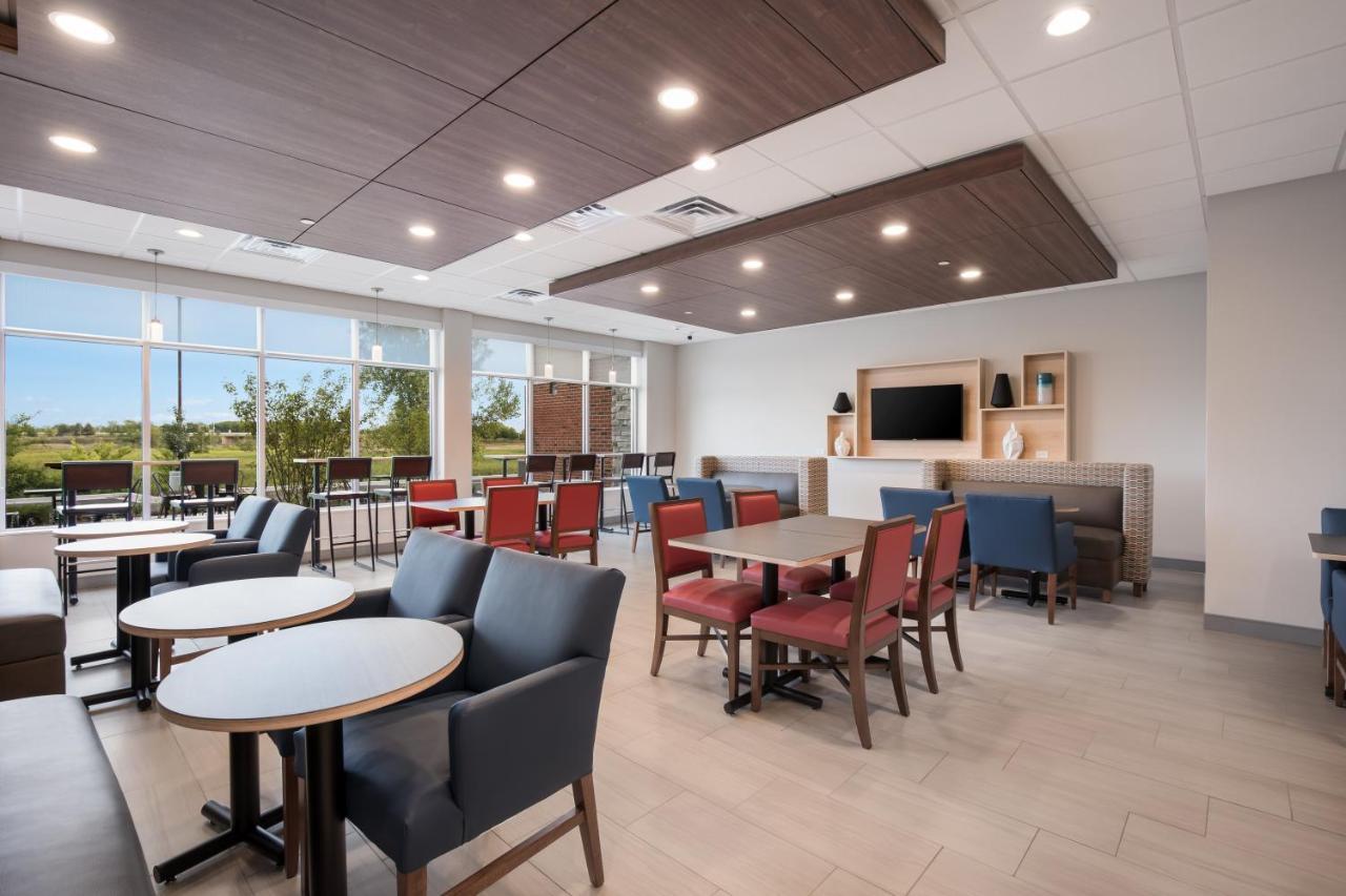 Express & Chicago - By Ihg Hotel 3*