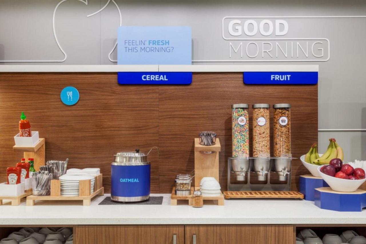 Express & Chicago - By Ihg 3*